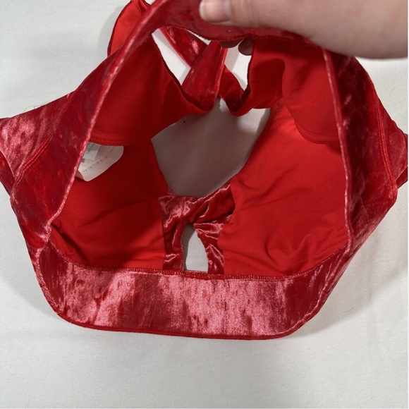 NWT $60 Fabletics [ Medium ] Crushed Velour Sports Bra in Strawberry‎ Red #U1168 - Picture 8 of 9